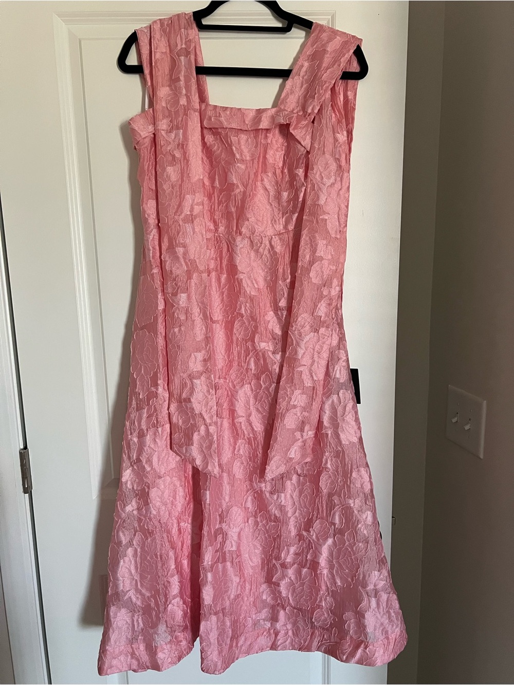 Lulus Pink Floral Jacquard Midi Dress Size L